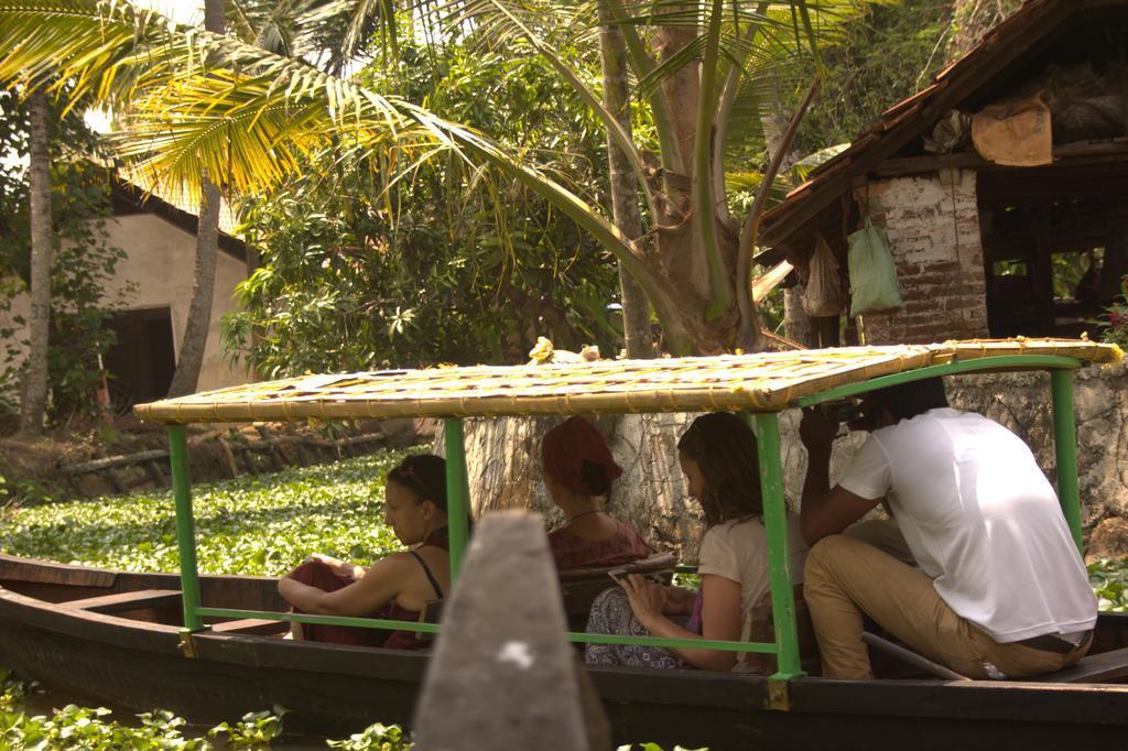 Thoms Beach Homestay Alappuzha Exterior photo
